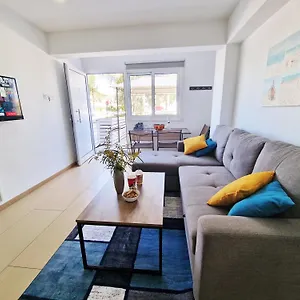 Atlantis 50m From Makenzy Seafront Larnaca